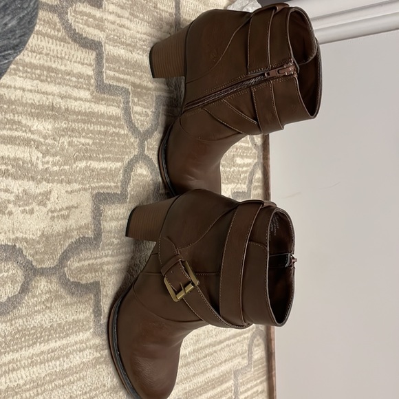 Nine West booties with block heel - Picture 3 of 5
